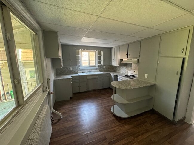 Building Photo - 3 bedroom