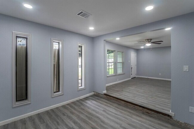Building Photo - 4118 Groton Dr