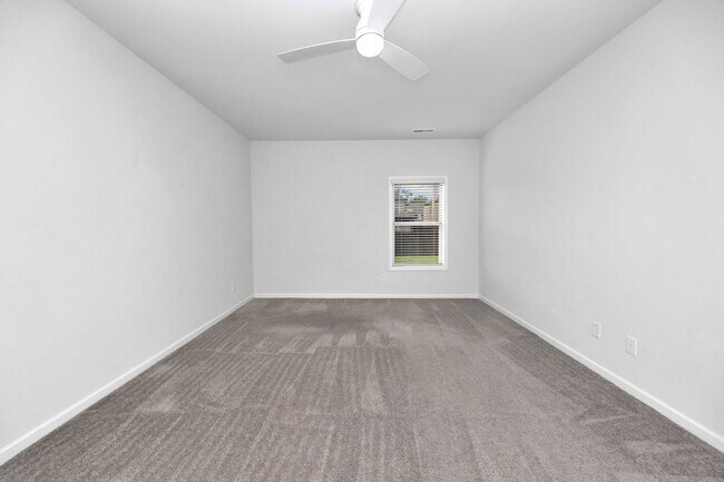 Building Photo - Beautiful 4-Bedroom Home with Office, Bonus Room, and Large Backyard