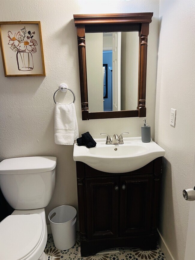 Building Photo - 7012 Ingalls St