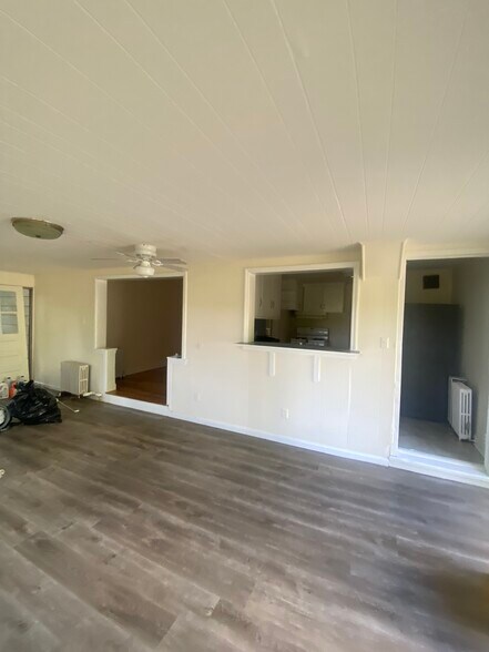 Building Photo - 621 Greenbrook Rd