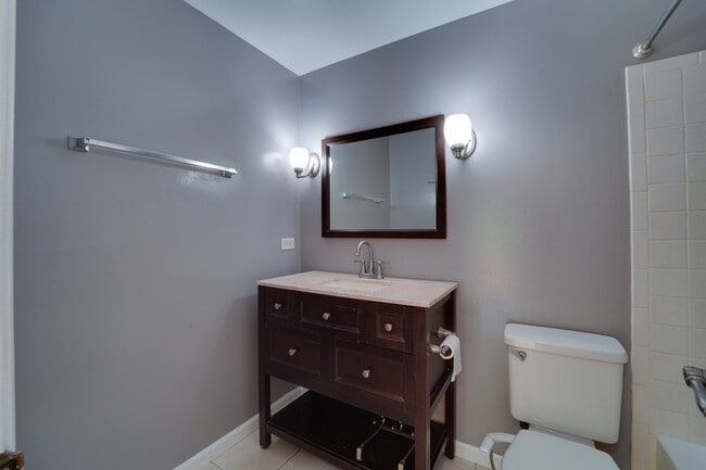 Building Photo - 329 Grissom Ct