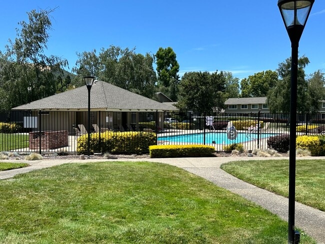 Building Photo - Recently Redone Danville 3Bed/2.5BA Two St...