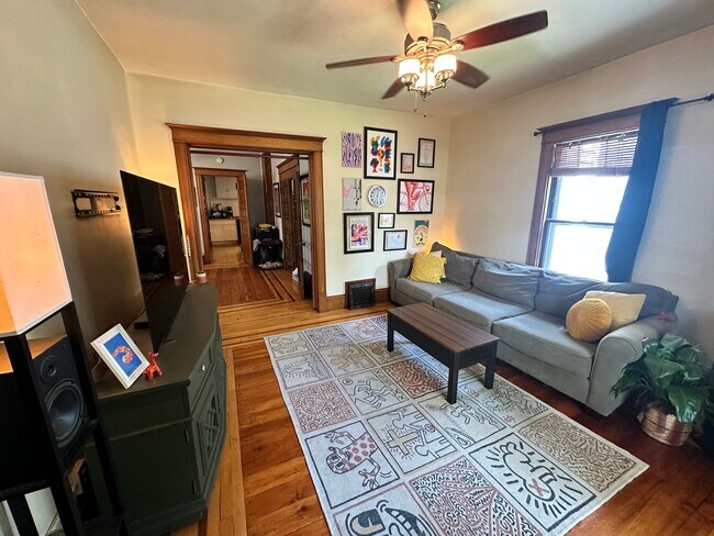 Primary Photo - 309 6th Ave NE