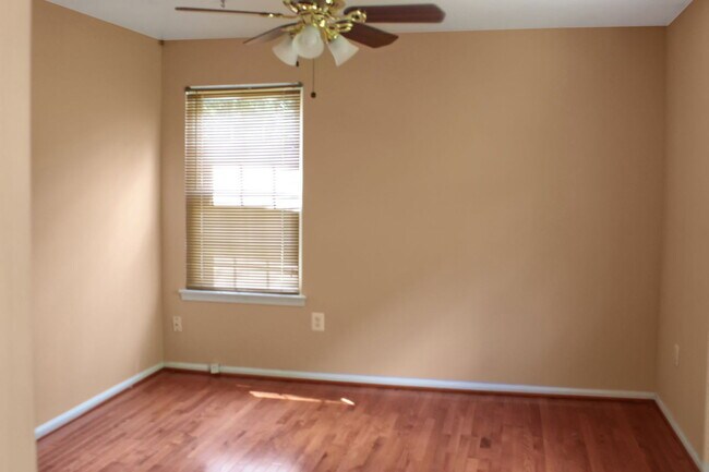 Building Photo - 3032 Churchill Ct