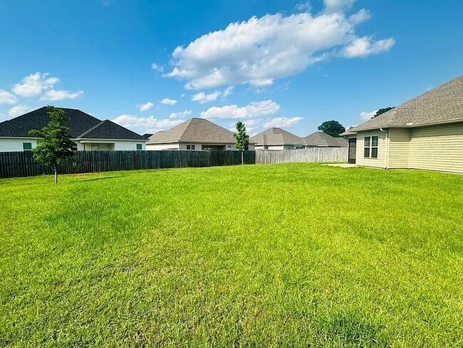 Building Photo - 604 Broderick Cir