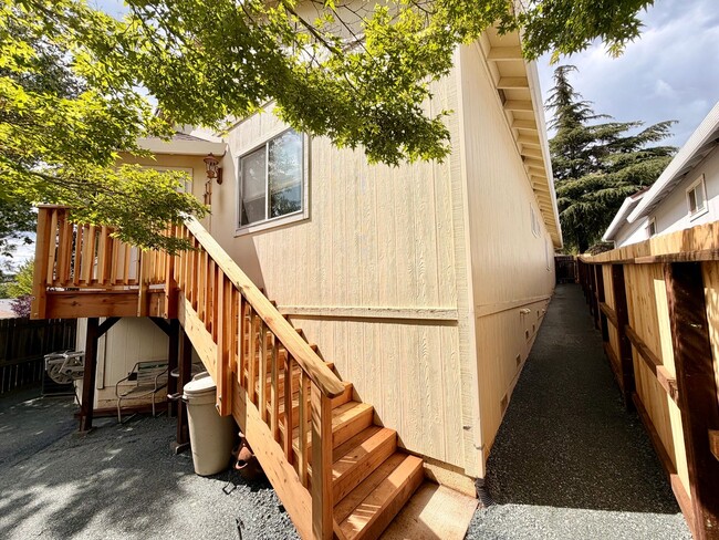 Building Photo - Beautiful 2 Bedroom 2 Bathroom House in Morgan Ranch