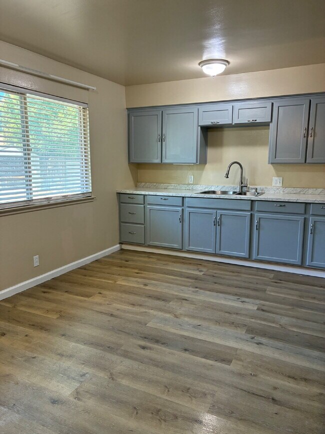 Building Photo - 2653 Agnes Way