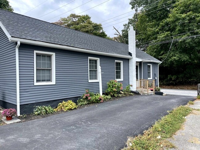 Building Photo - 1601 E Strasburg Rd