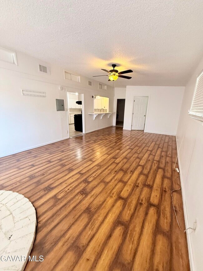 Building Photo - 45503 Genoa Ave
