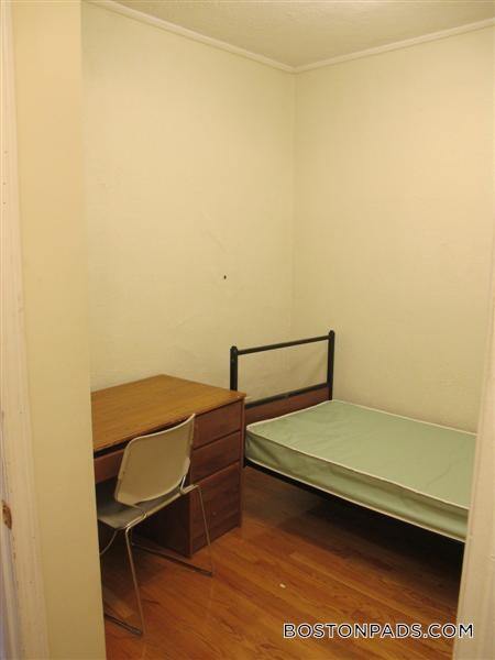 Building Photo - 171 Hemenway St