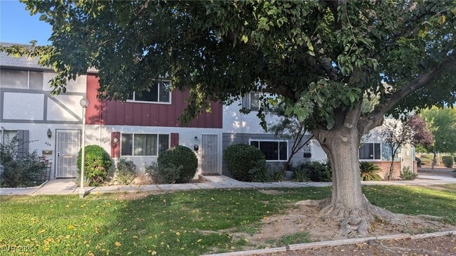 Primary Photo - 426 Greenbriar Townhouse Way