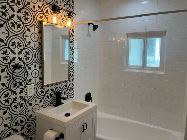 Building Photo - 3bd/2ba Single Story Fallbrook Home With A/C