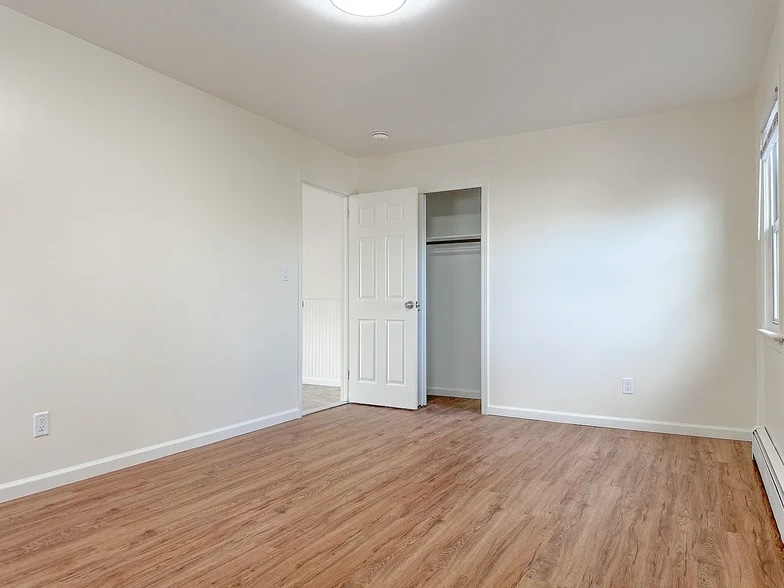 Building Photo - 76 Front St