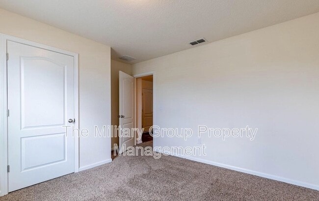 Building Photo - 6914 Sandle Dr