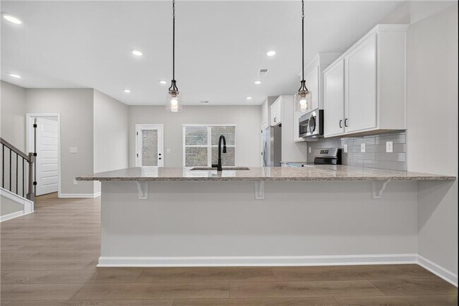 Building Photo - 58 Jacobs Farm Ln
