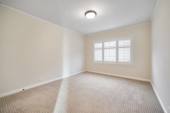 Building Photo - Beautifully updated home in Golden Gate Heights with garage, yard, w/d - 3 br / 2 ba