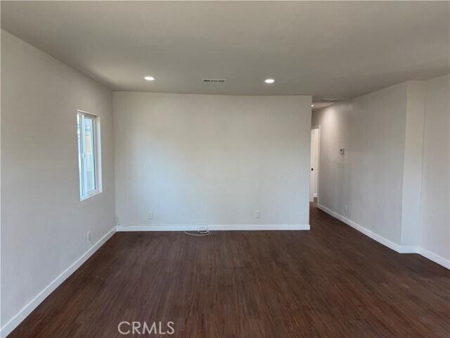 Building Photo - 1327 W 89th St