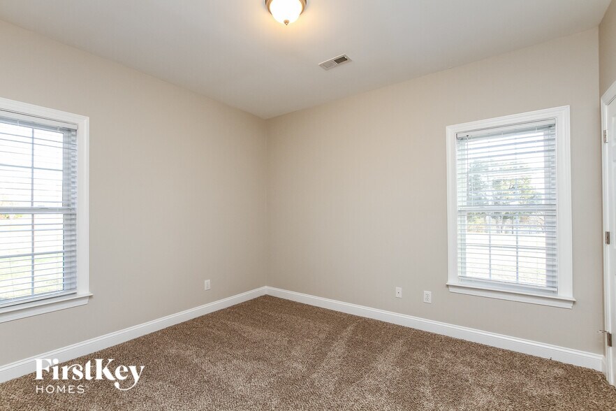 Building Photo - 130 Hunters Hill Dr