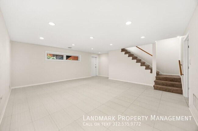Building Photo - 1720 N Orchard St
