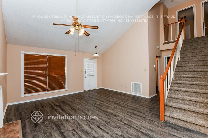 Building Photo - 3805 Waxwing Cir S