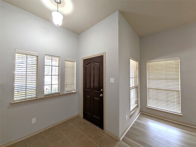 Building Photo - 14013 Zippo Way