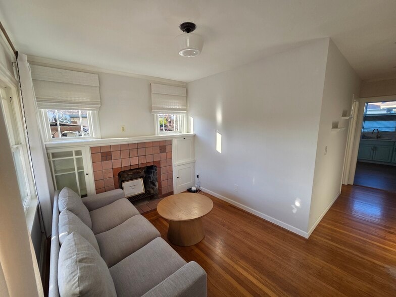 Building Photo - 3916 Quigley St