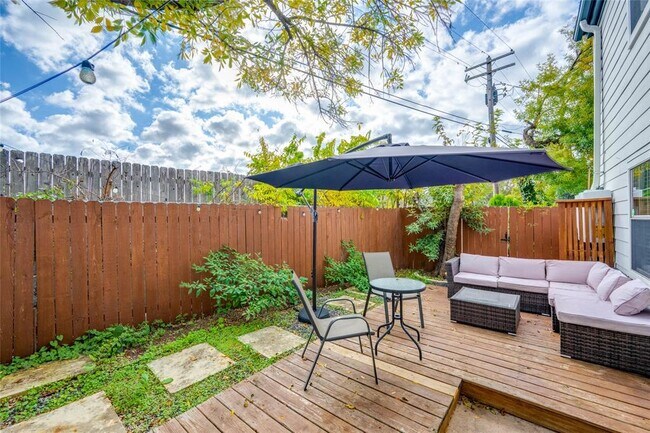 Building Photo - 2101 Polaris Ave