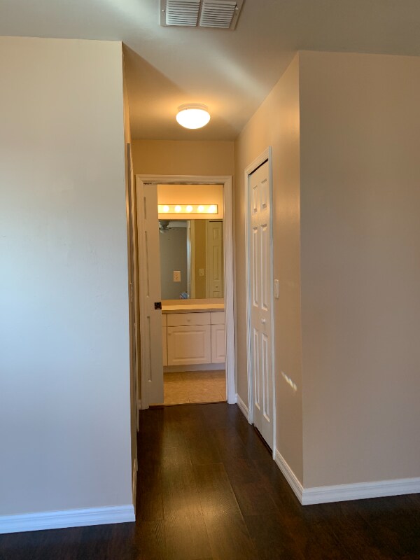 Building Photo - 1902 NW 14th Terrace