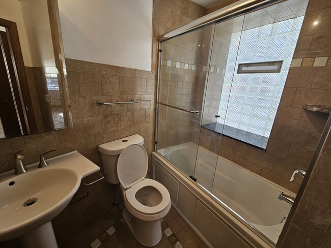 Building Photo - 2800 Mayfield Rd