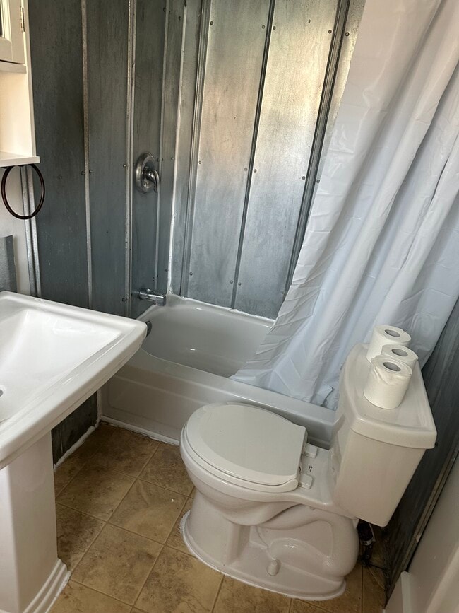 Building Photo - 125 South James Street