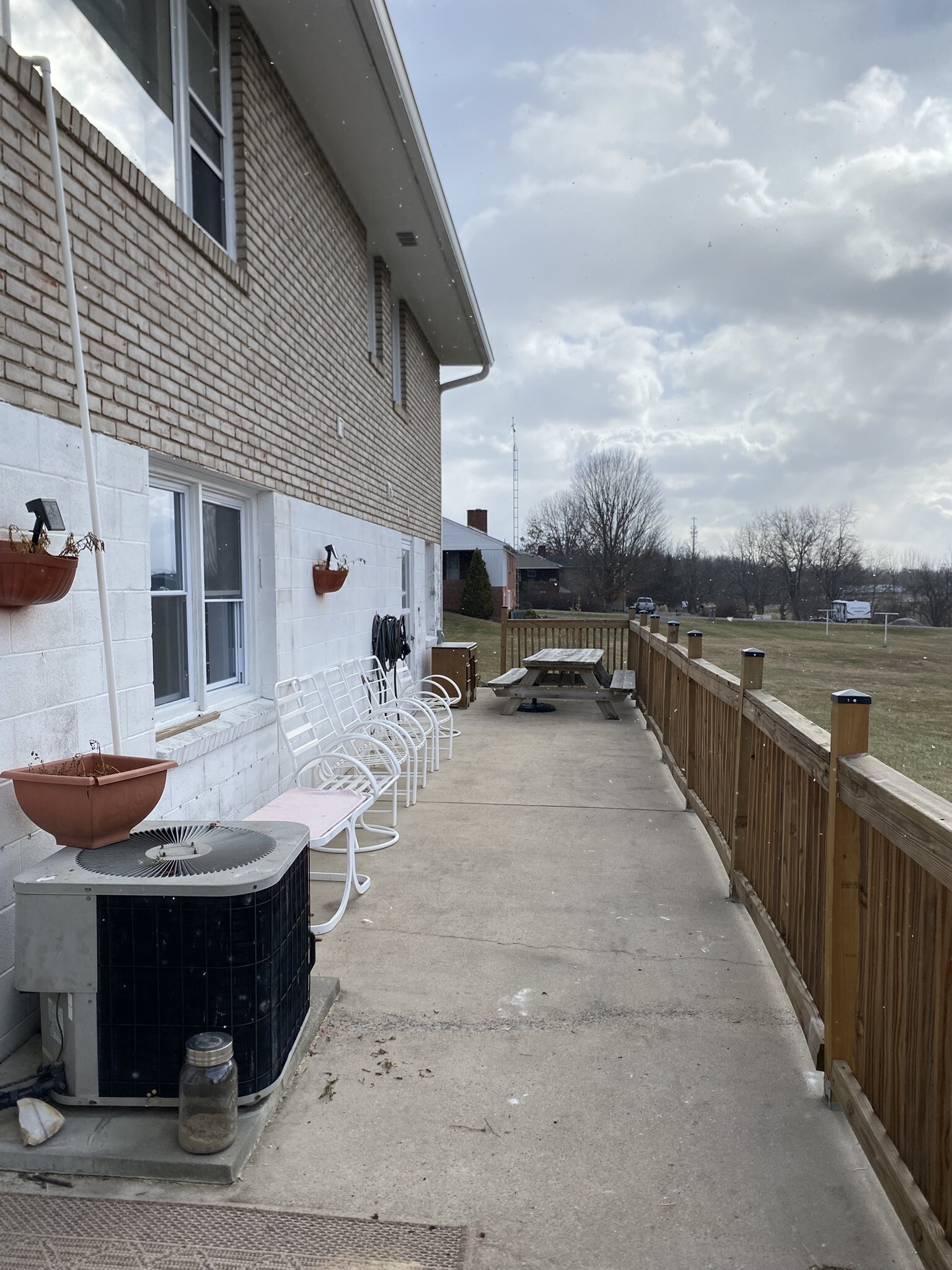 common patio - 12402 Buchanan Trl W