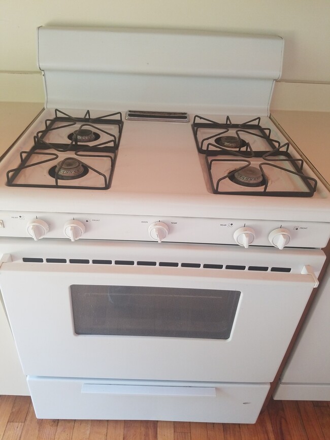 Building Photo - Single Family Home within walking distance to Quinnipiac