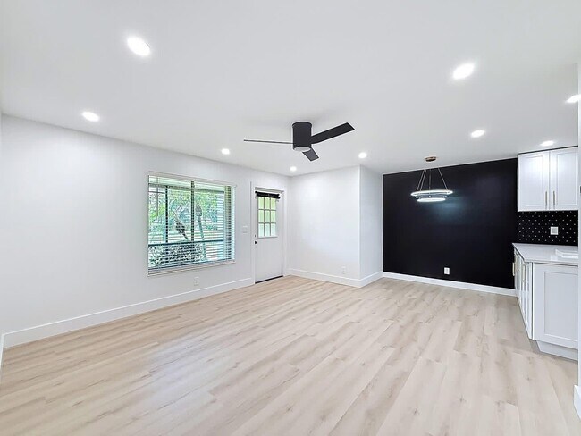 Building Photo - 4941 Sable Pine Cir