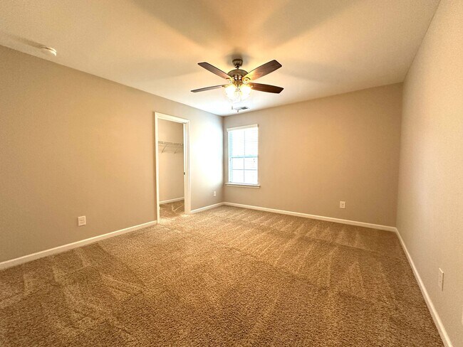 Building Photo - 4640 Blackmuir Wood Cir