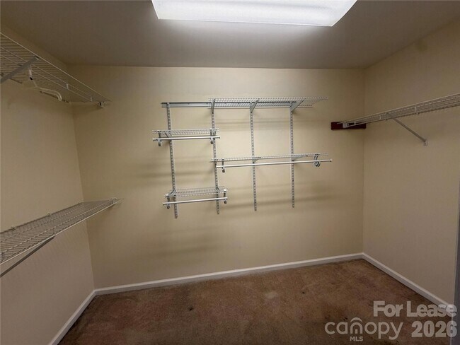 Building Photo - 236 Meadow Oaks Dr