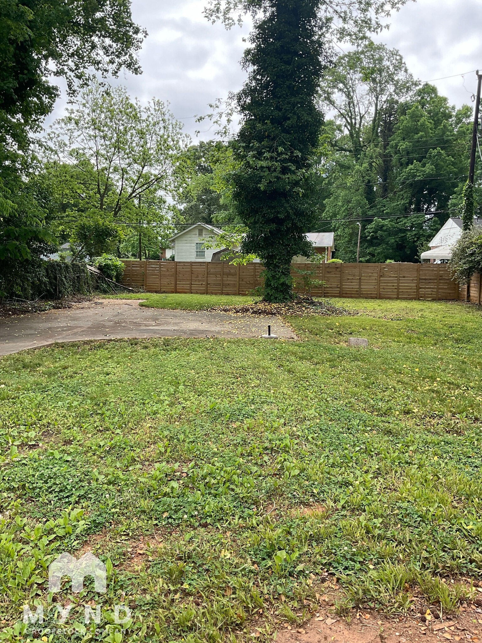 Building Photo - 3333 Sargeant Dr