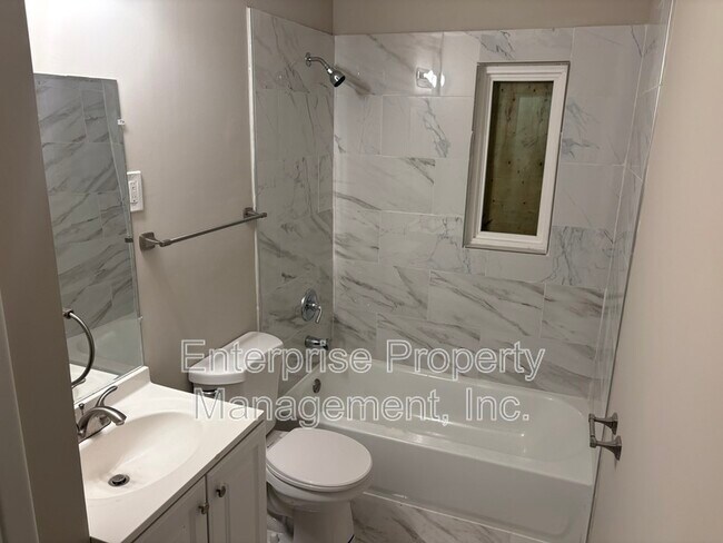 Building Photo - 3283 Frayser View Dr