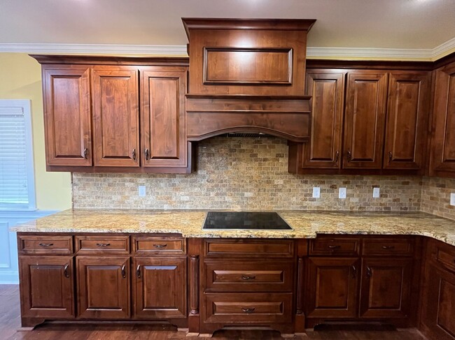 Building Photo - Riegel Pointe