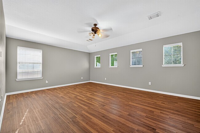 Building Photo - 10314 Five Oaks Crossing