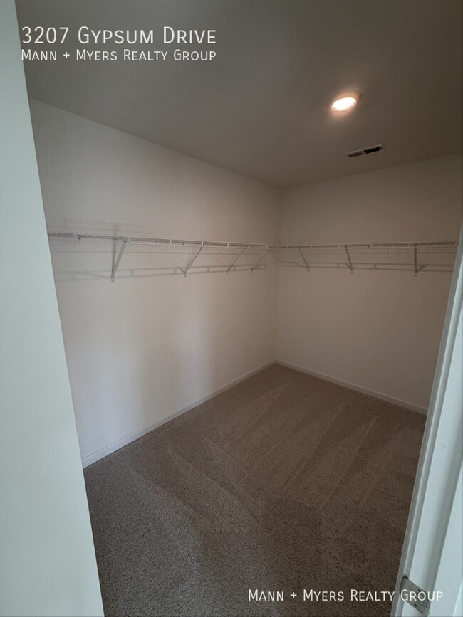 Building Photo - 3207 Gypsum Dr