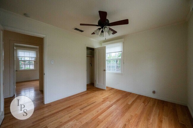 Building Photo - Beautiful Old Fig Home, 3BR/1BA, Huge Lot!...
