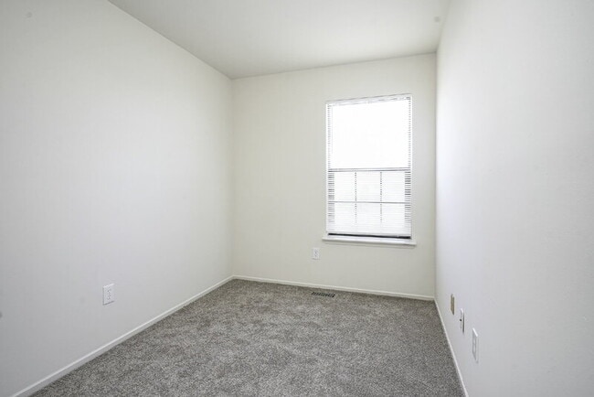 Building Photo - 3312 Larkspur Ct