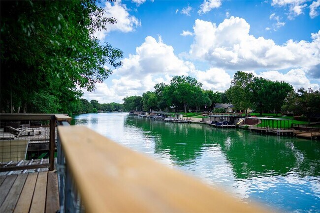 Building Photo - 1035 Timber Elm