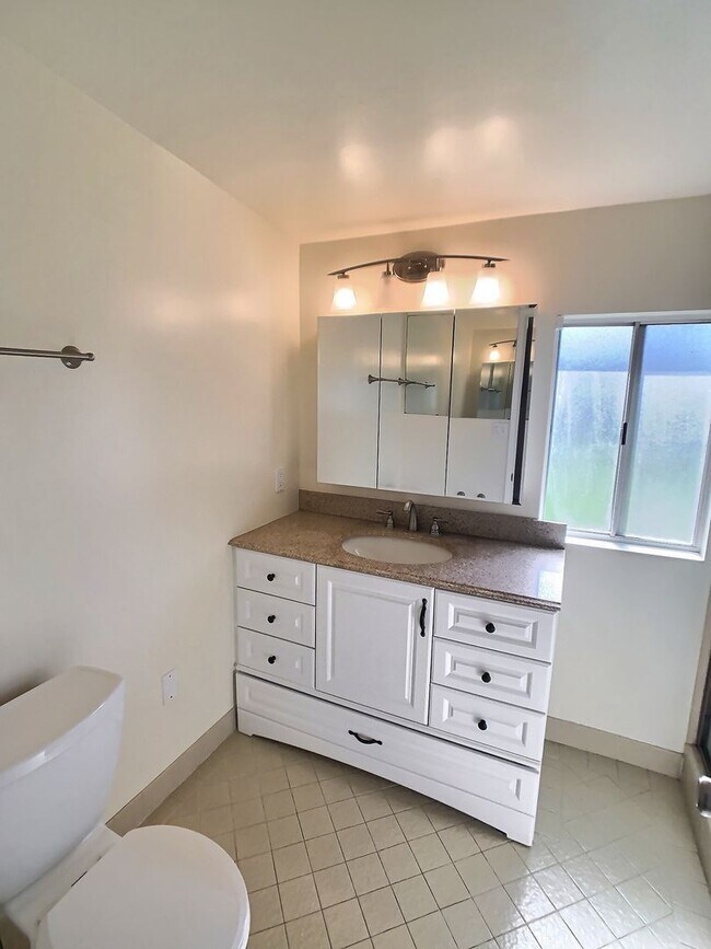 Building Photo - Saratoga 3 Bedroom House