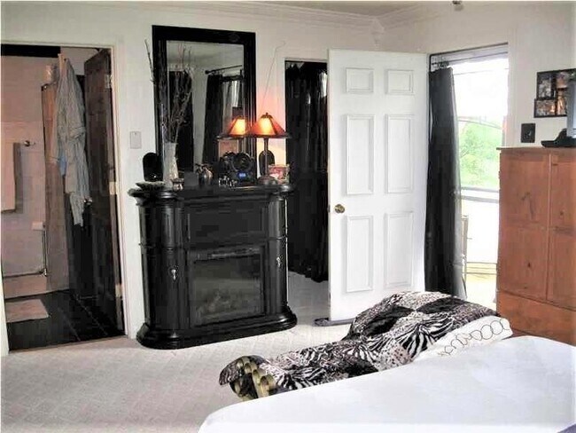 Building Photo - 116 Adams St