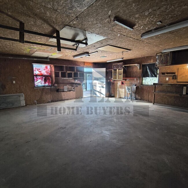 Building Photo - Fully remodeled 4-bedroom, 2-bathroom home