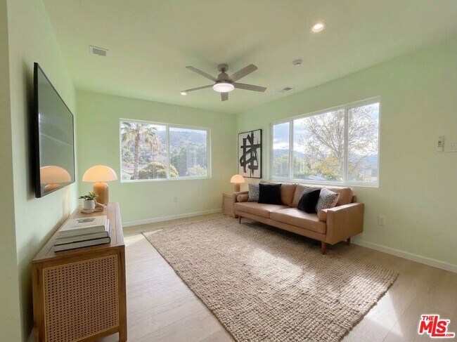 Building Photo - 3131 Jolley Dr