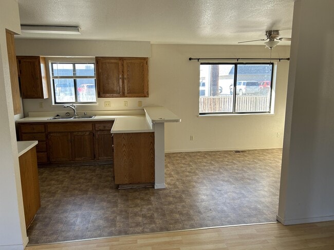 Building Photo - 1663 Kaiser St