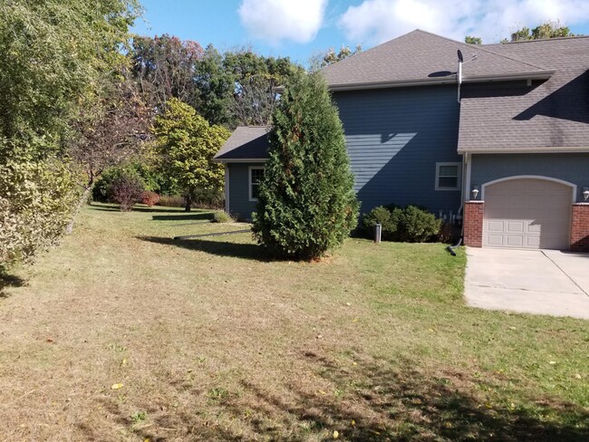 Building Photo - 4582 Bishops Ct